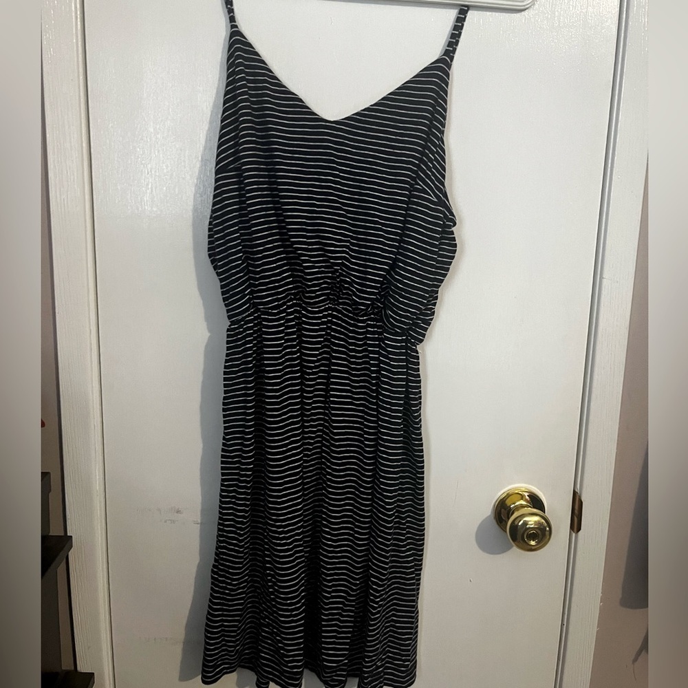 Size medium gap knee length flowy dress